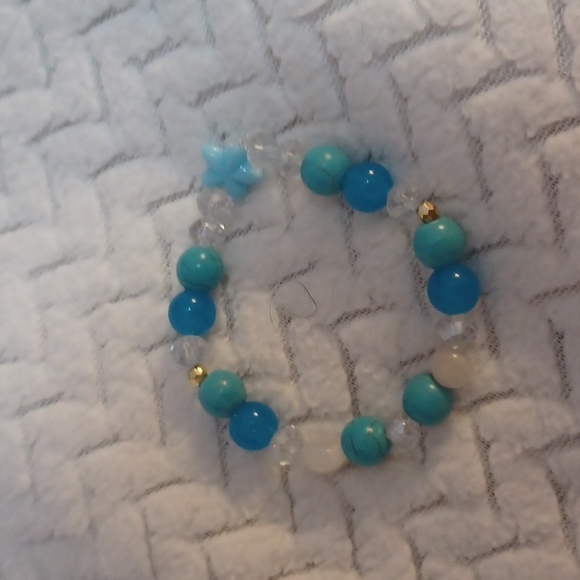 Bracelets - Picture 2 of 5